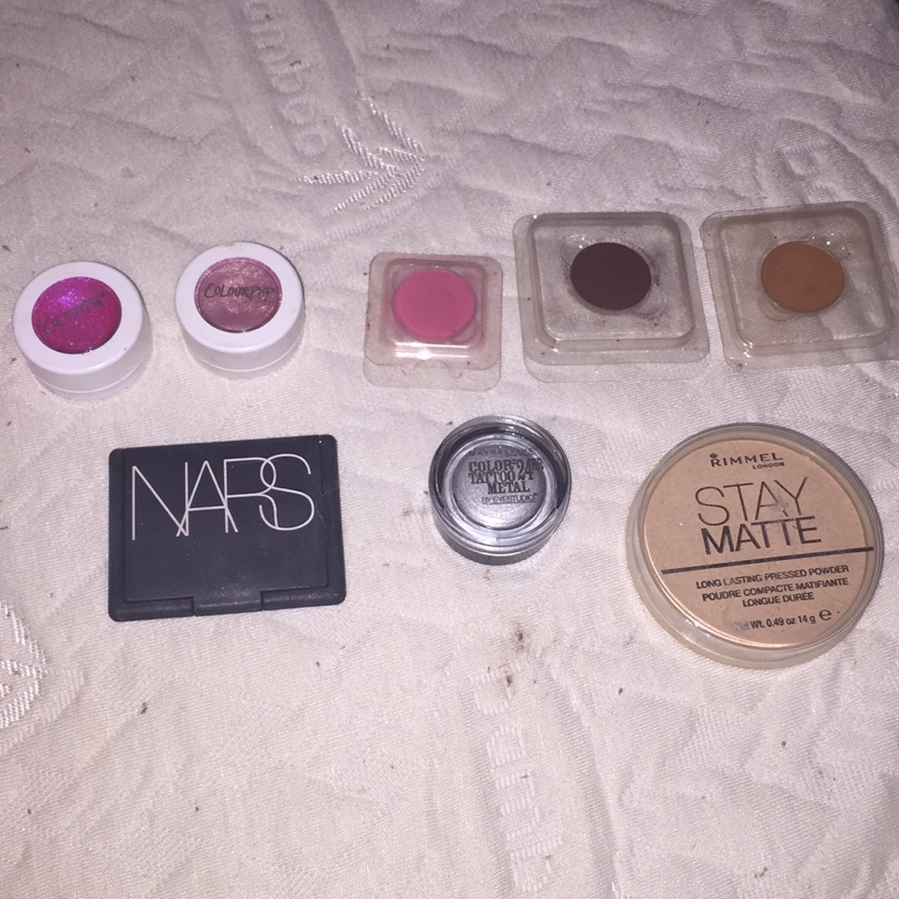 Makeup bundle